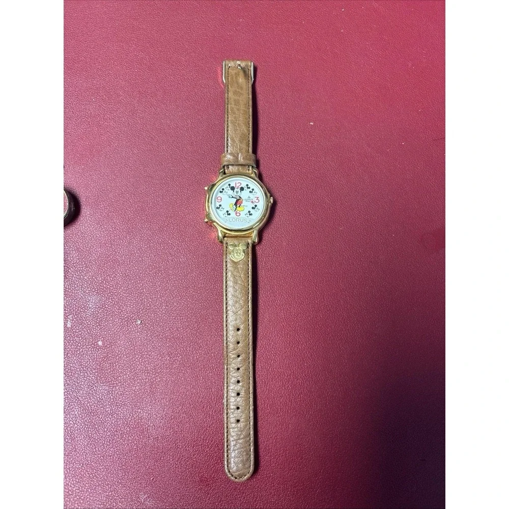 Disney Mickey Mouse Lorus V422 0010 It's A Small World Musical Watch Needs Batte